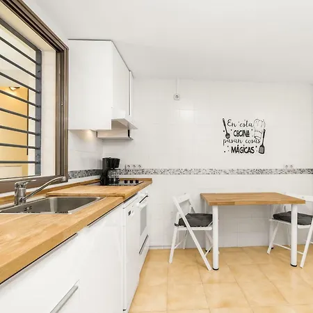 Iloftmalaga Larios-strachan